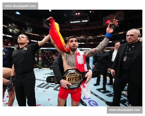 托普里亚 2 分 32 秒弑神!UFC 轻量级王座易主,奥利维拉王朝彻底终结 托普里亚 2 分 32 秒弑神!UFC 轻量级王座易主,奥利维拉王朝彻底终结